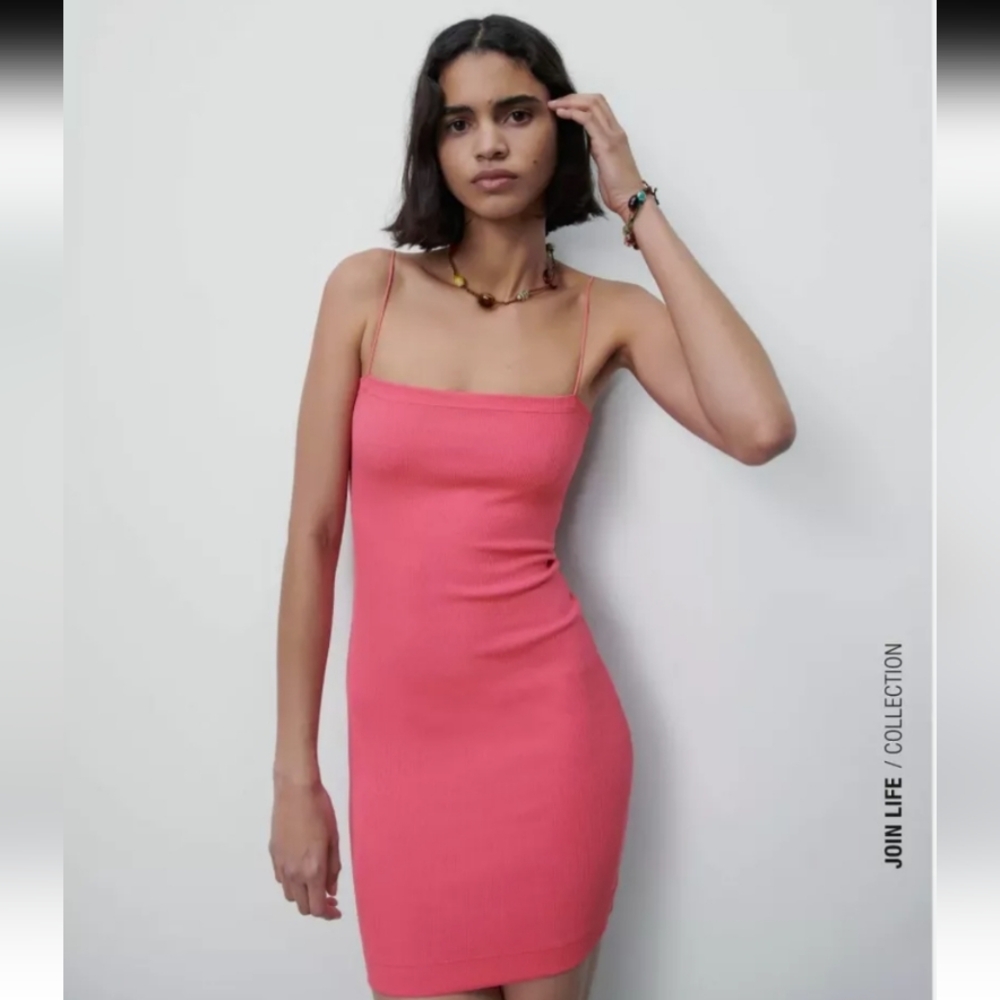 NWT Zara FITTED DRESS WITH STRAIGHT NECK AND THIN STRAPS. Size L